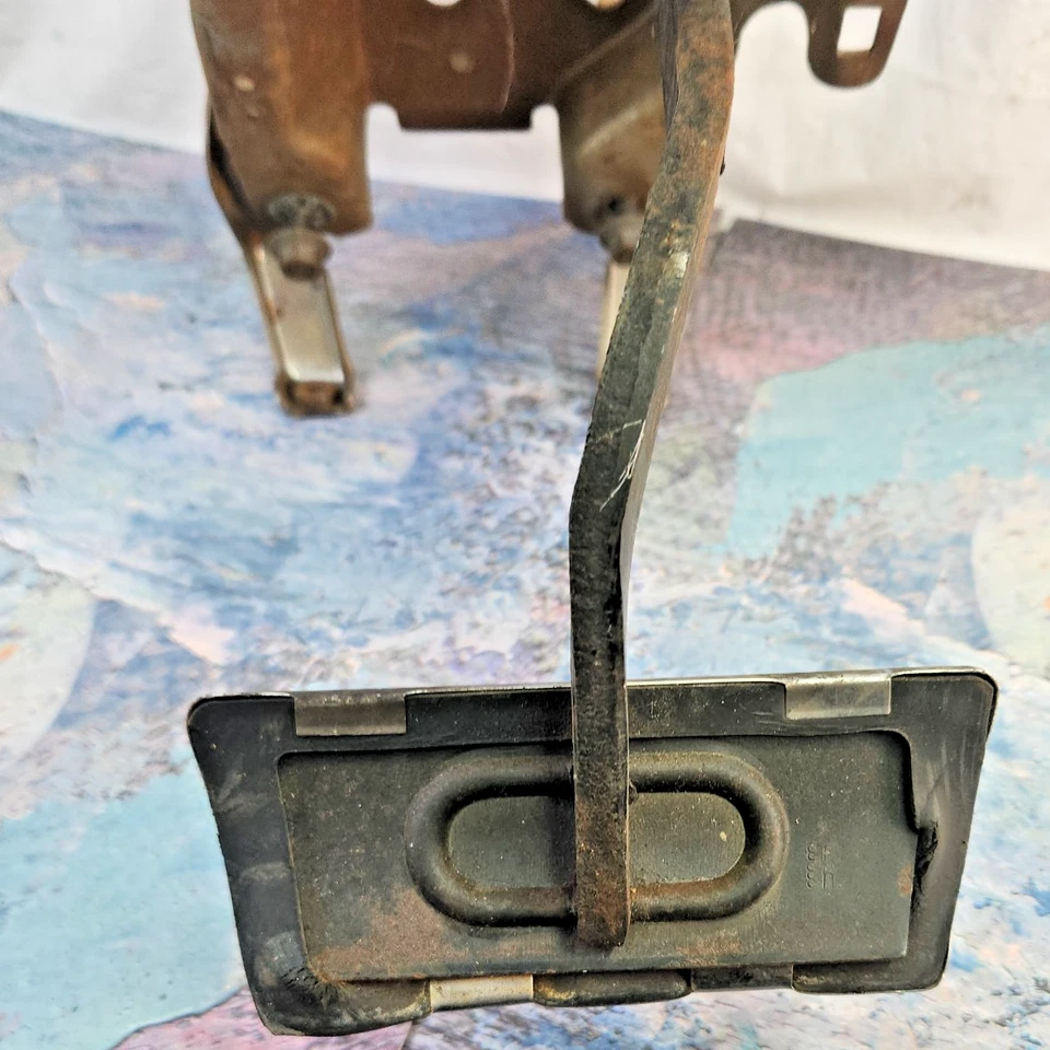 Pontiac GTO Lemans Grand Prix 1969-1972 pedal de freno automático y montaje de soporte Foto 3 de 4