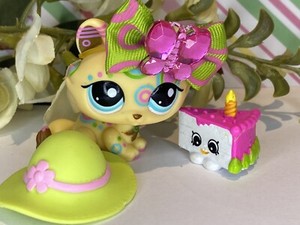 lps crouching kitty