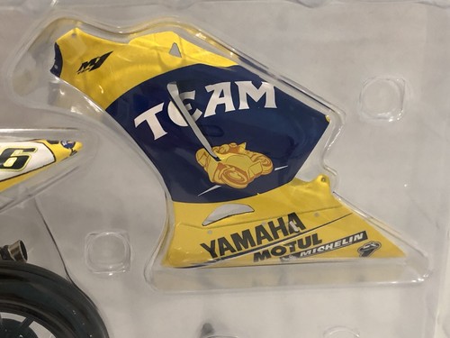 1:12 Minichamps 2006 Valentino Rossi #46 Camel Yamaha YZR-M1 MotoGP 122063046 - Picture 4 of 9