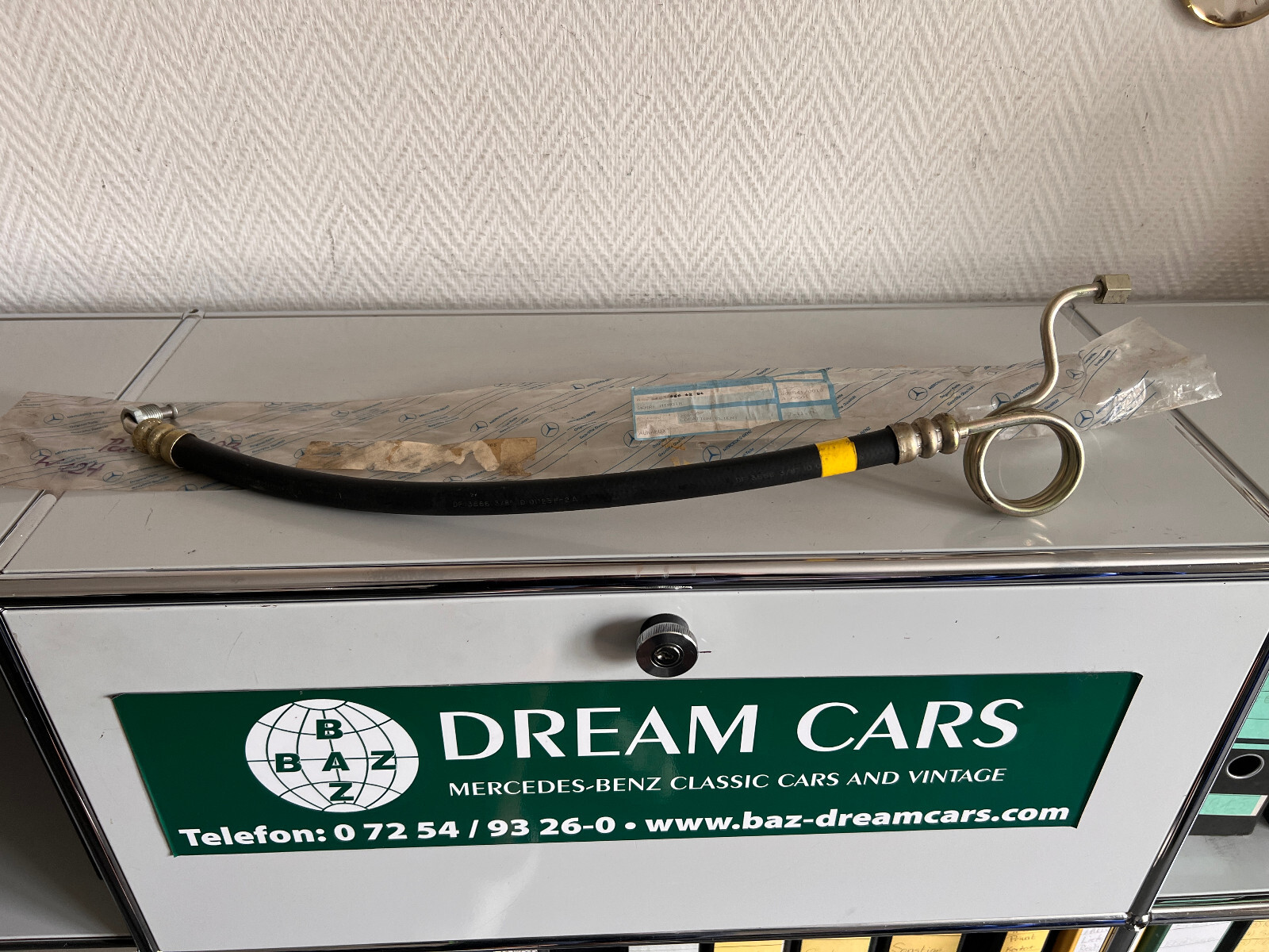 NEU NOS Mercedes 300D 300TD W124 S124 Lenkung Druckleitung 