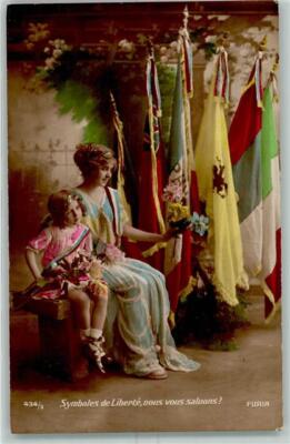 52284559 - Woman Child Flowers Symboles de Liberté nous vous saluons! Flag