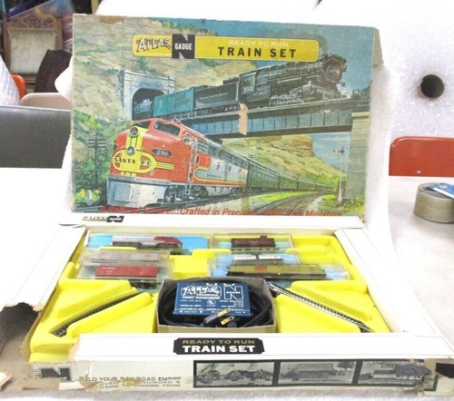 Vtg Atlas N Gauge Train Set SANTA FE 