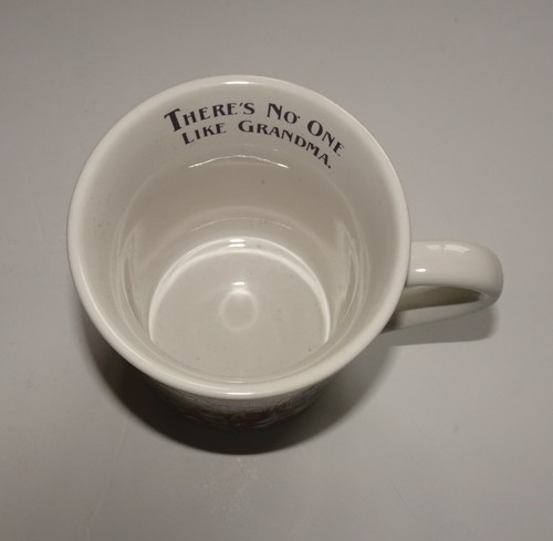 There's No One Like Grandma Tasse mit Mice Family Park/Picknick Szene Daryll Mackey - Bild 7 von 9