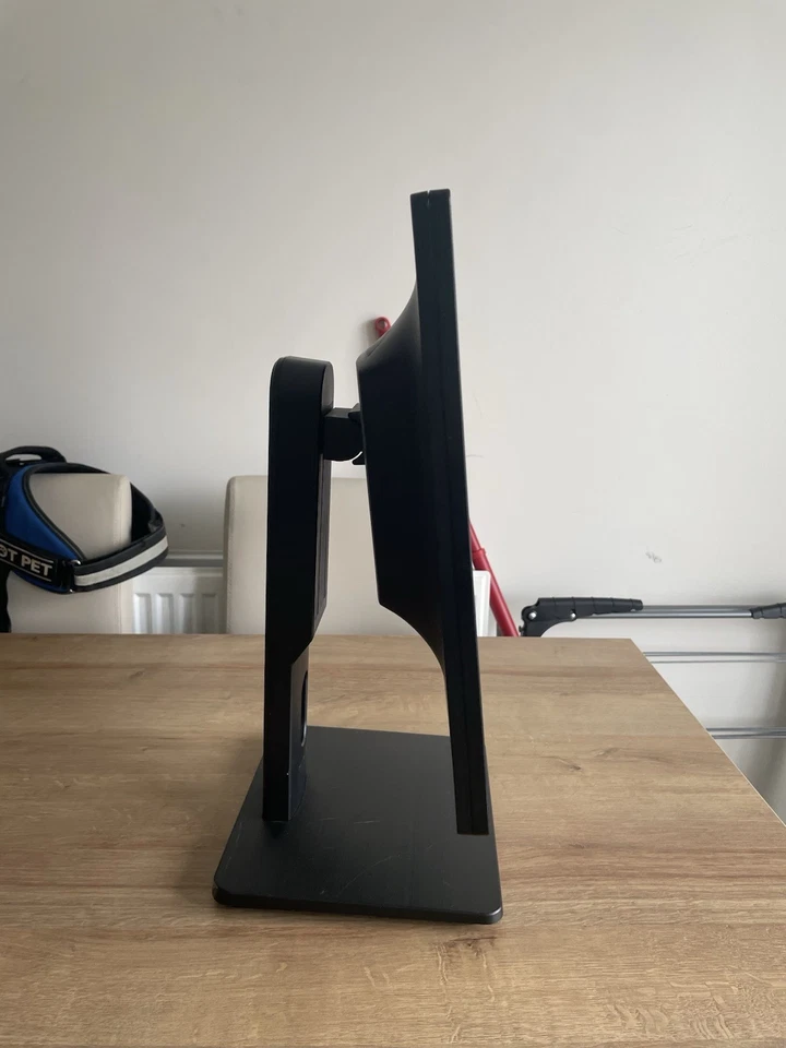 AOC 60 Hz Gaming Moniter - Image 4 of 4