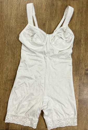 Body Flexees gamba corta 36C dimagrante bianco ferretto reggiseno a scatto extra rigido - Foto 2 di 16