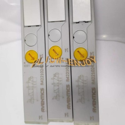 1PCS New AVENTICS Two-position Five-way Valve R422102424 AV Valve Plate