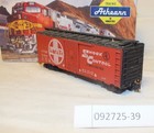 Santa Fe - Shock Control - 40' Box Car   Athearn - HO scale  092725-39 — photo 3
