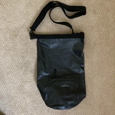 Haydon Hill Waterproof Dry Bag 20L Black with Strap – Lightly Used Roll-Top