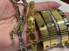 Schmuck Wunderbarer Restposten Magnetarmbänder x7, meist goldfarben & Markenware (1)