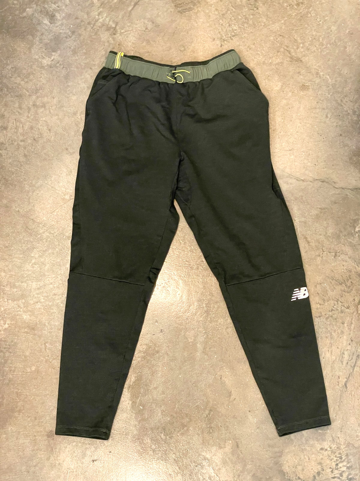 New Balance RC NB Heat Joggers Mens M Green Tapered Thermal Running Sweatpants