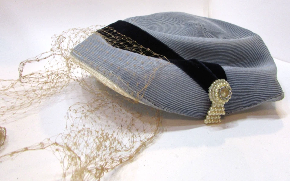 Sombrero para mujer Fascinator Boater calibre plano original de la década de 1940 con cuentas Foto 2 de 4