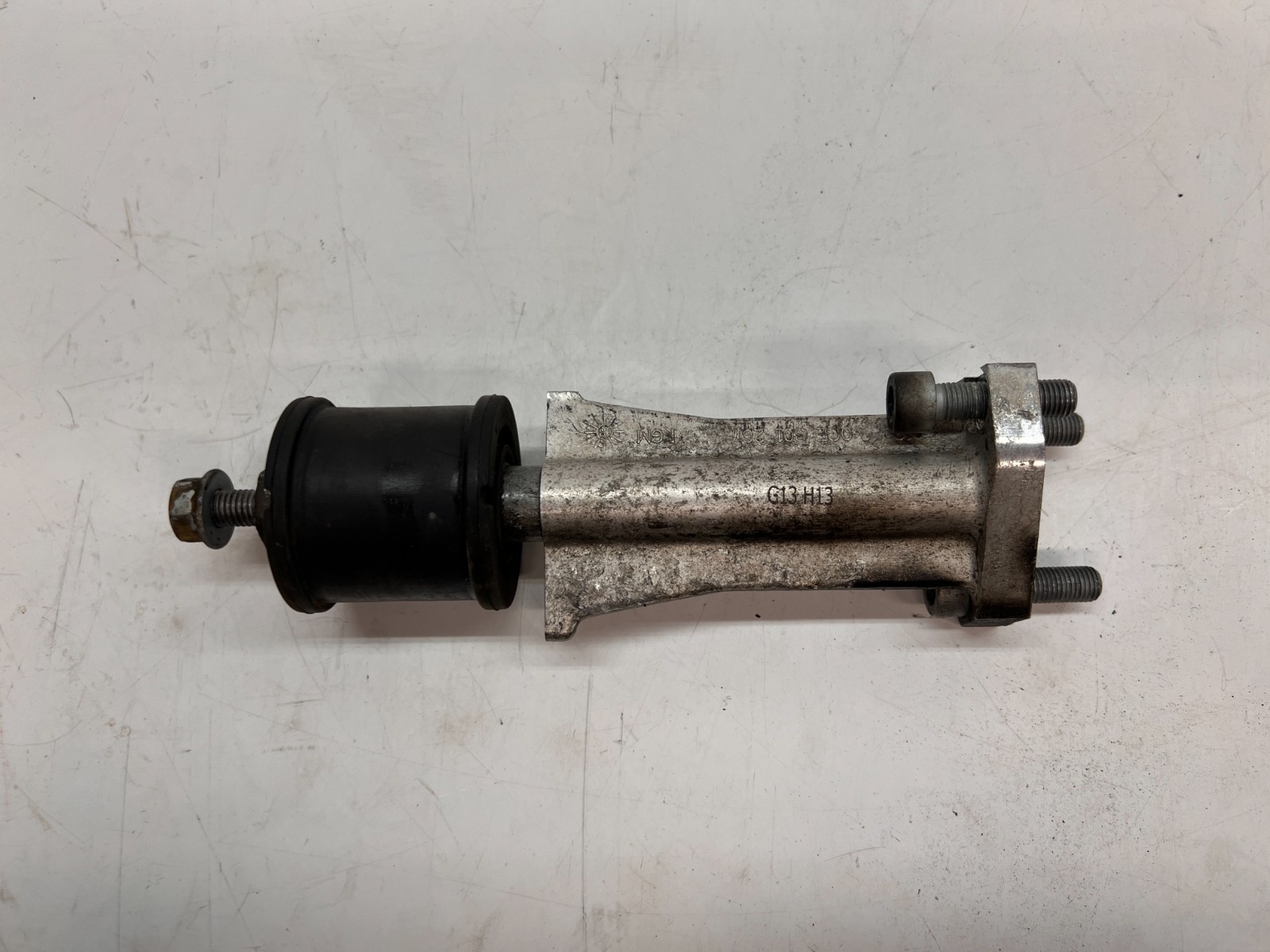 LAMBORGHINI AVENTADOR GEARBOX MOUNTING POWER SUPPORT W/ BUSHING OEM 0CE301267