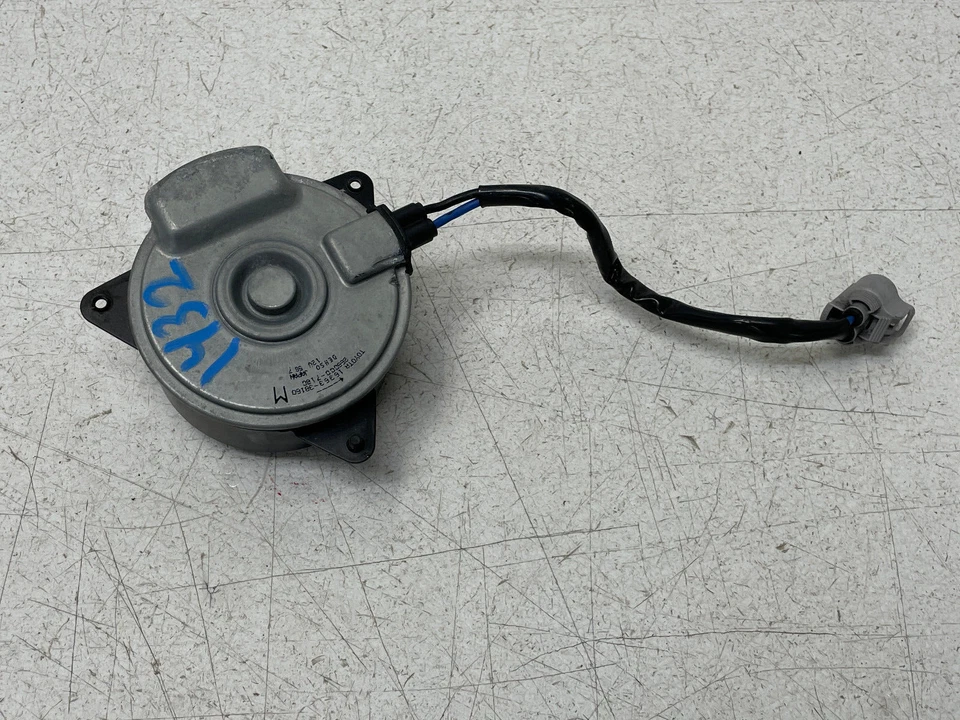 Ventilador de refrigeración del motor Lexus RC-F 15 16 17 18 5,0 L 1432 OEM Foto 4 de 4