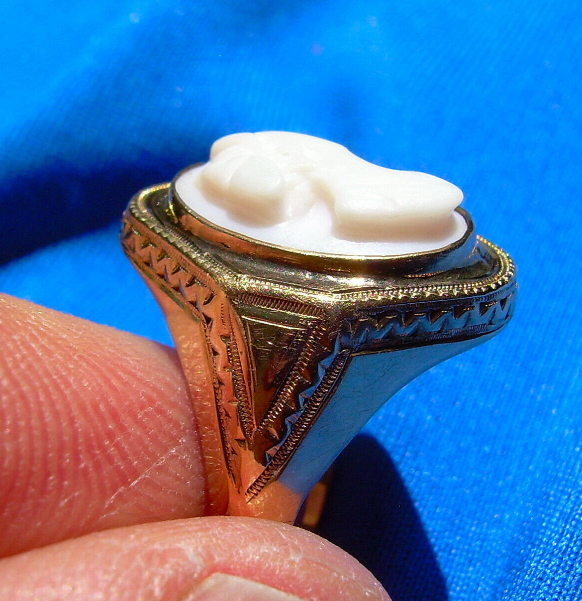 Antique Victorian Deco Ring Solid Gold Intaglio P… - image 6