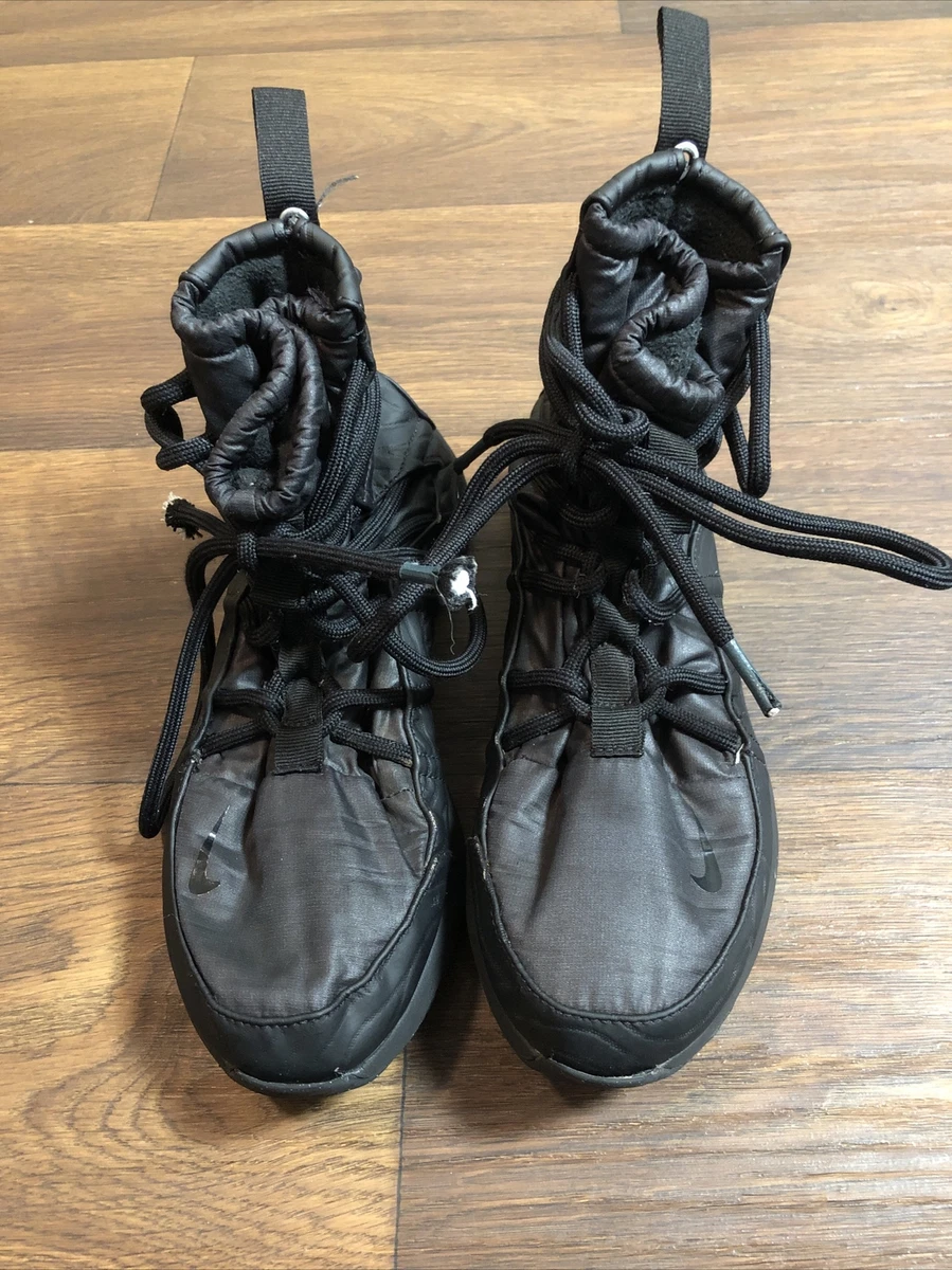 Nike tanjun hotsell womens boots