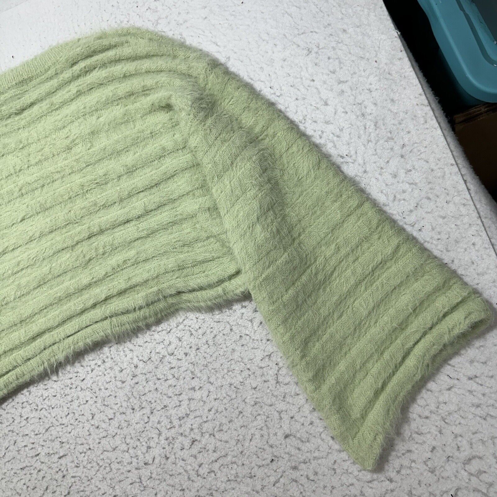 Forever 21 Women's Large Oversized Cropped V-Neck Sweater Fuzzy Soft Mint Green