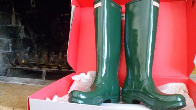 rain boots size 9