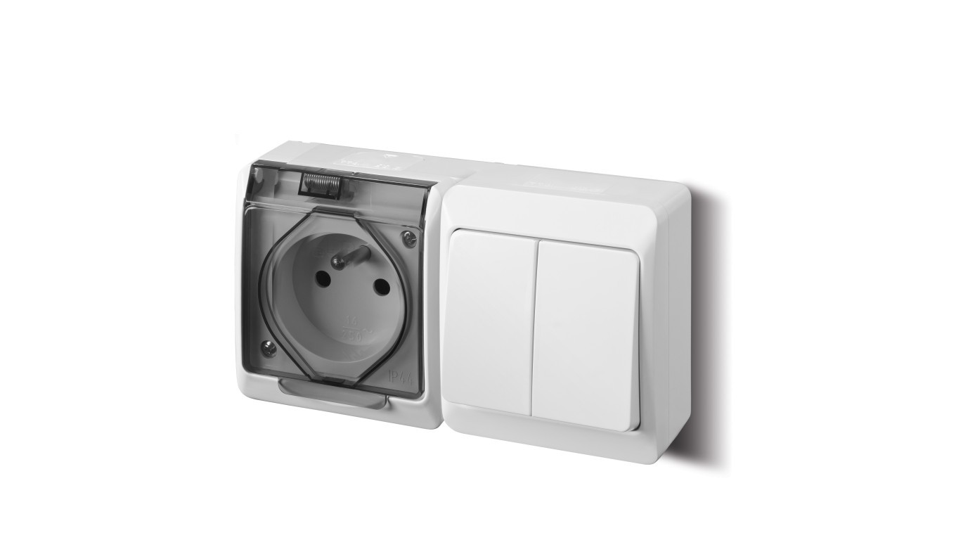 Single Socket with/u 2P+Z + HERMES Connector 0327-13