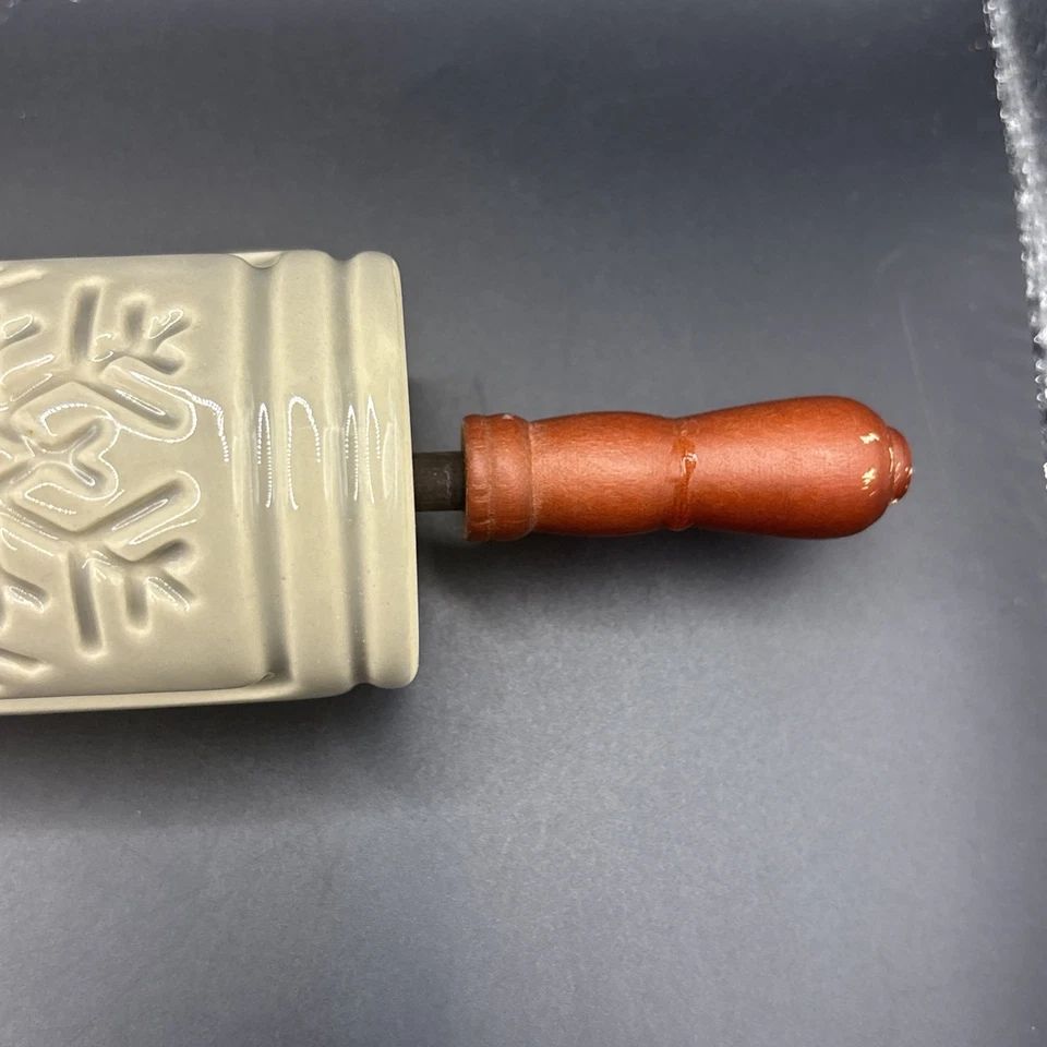 VTG Holiday Ceramic Baking Rolling Pin Wood Handles Embossed SnowFlakes - Image 4 of 4