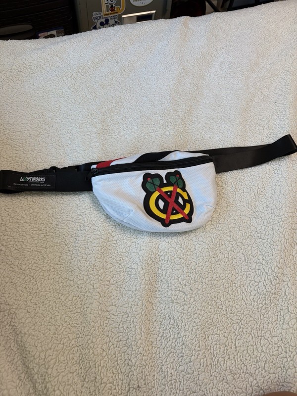 Chicago Blackhawks NHL Official Fanny Pack Unisex