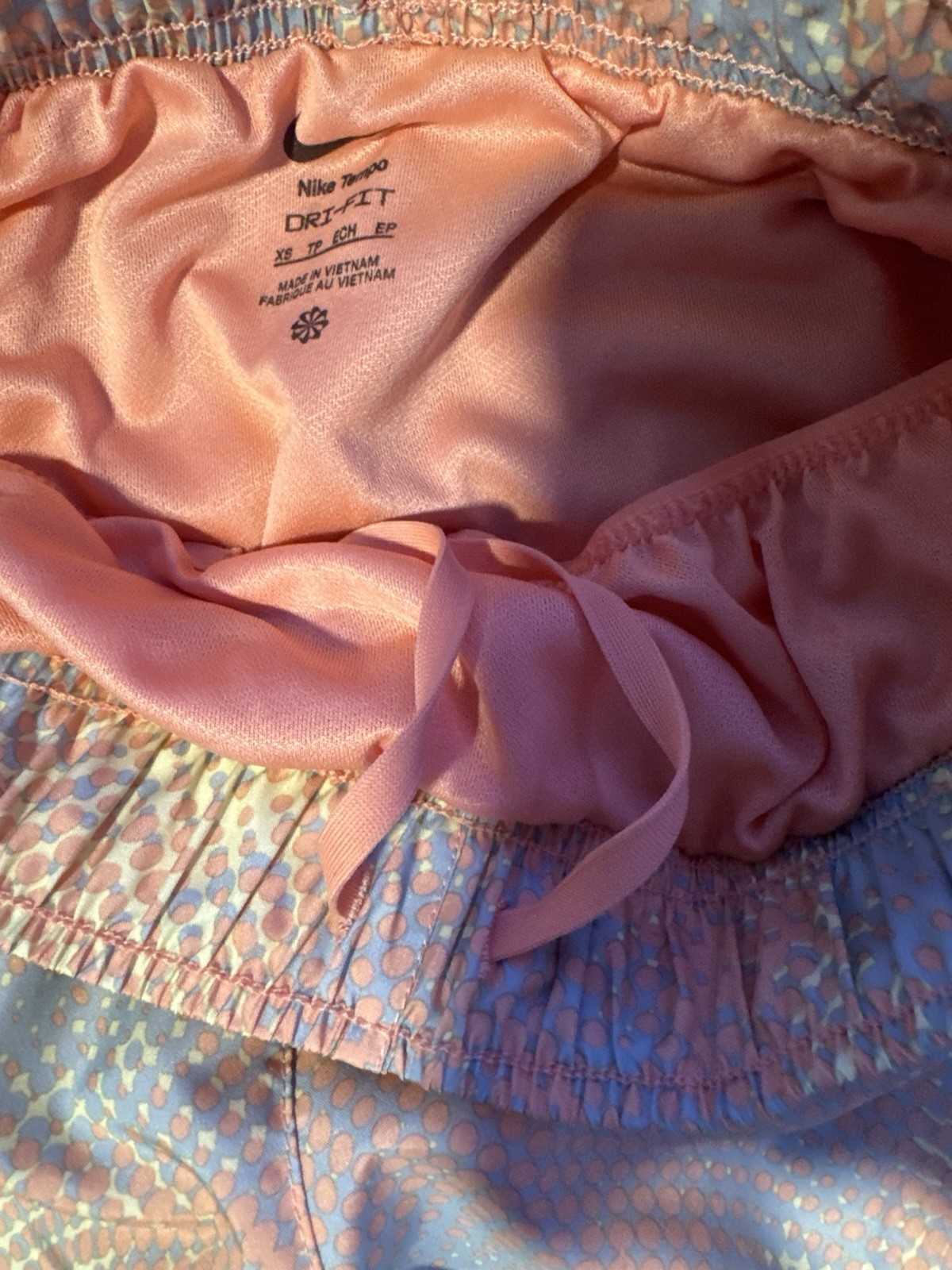 NWT Women’s Nike Multicolor Training/Running Size XS Shorts W/ Liner  thumbnail 4