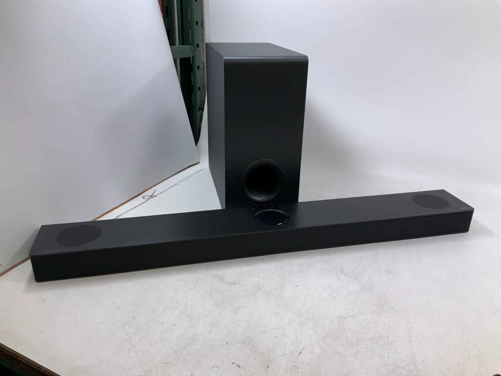 LG - 3.1.3 Channel Soundbar with Wireless Subwoofer, Dolby Atmos and DTS:X - Blk