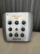 Zoom GM-200 Guitar Amp Modeler Amp Simulator ...