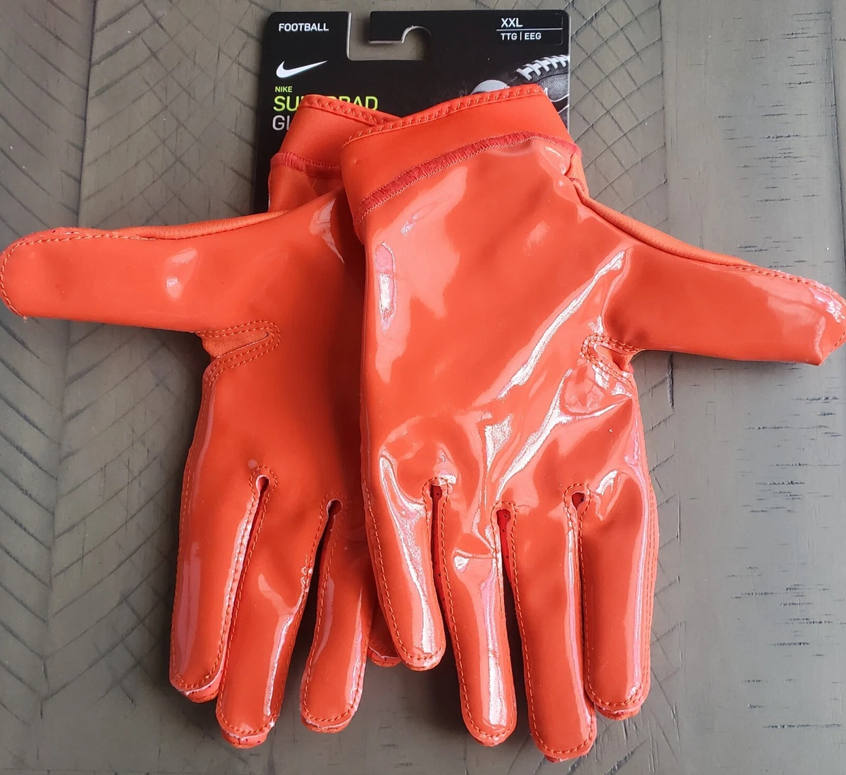 Orange on sale nike gloves