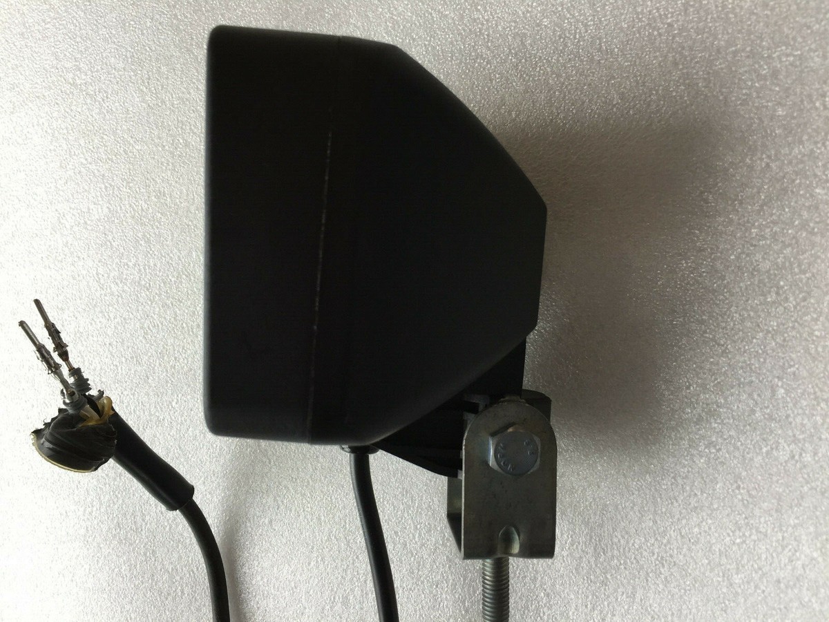 Anbauscheinwerfer Arbeitsscheinwerfer H3 24V 70W A13907 82586929  