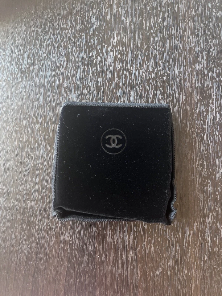 Chanel Les Beiges Polvo Iluminador Brillo Saludable Puesta de Sol Foto 4 de 4