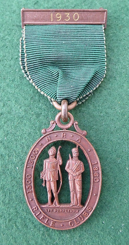 NATIONAL RIFLE ASSOCIATION RIFLE CLUB 1930 PRIZE MEDAL IN BRONZE - Foto 1 di 3