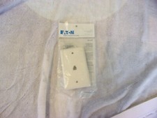 Eaton 3522-4w voice/data jack