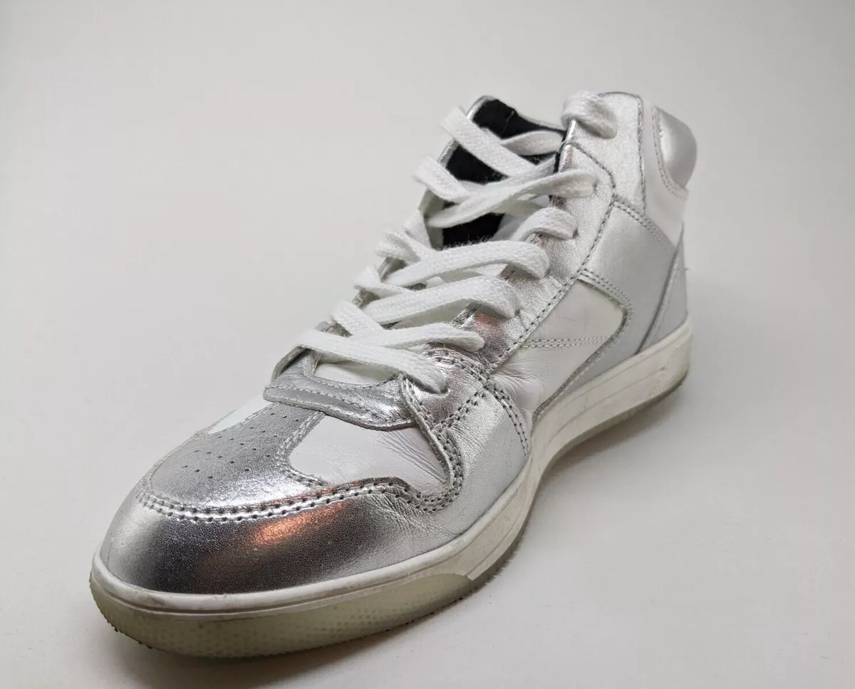 Zapatos fila plateados clearance zara