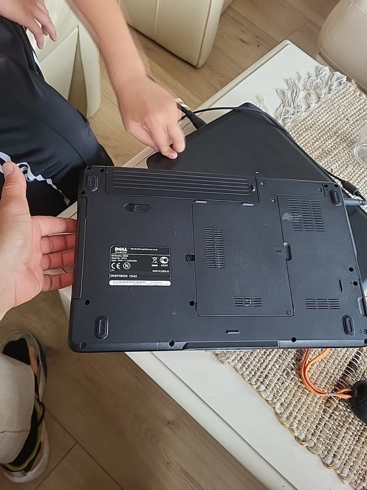 Dell Inspiron 1545 Intel Core 2 Duo T6600 2.2GHz 4 GB NO HDD - Image 3 of 4