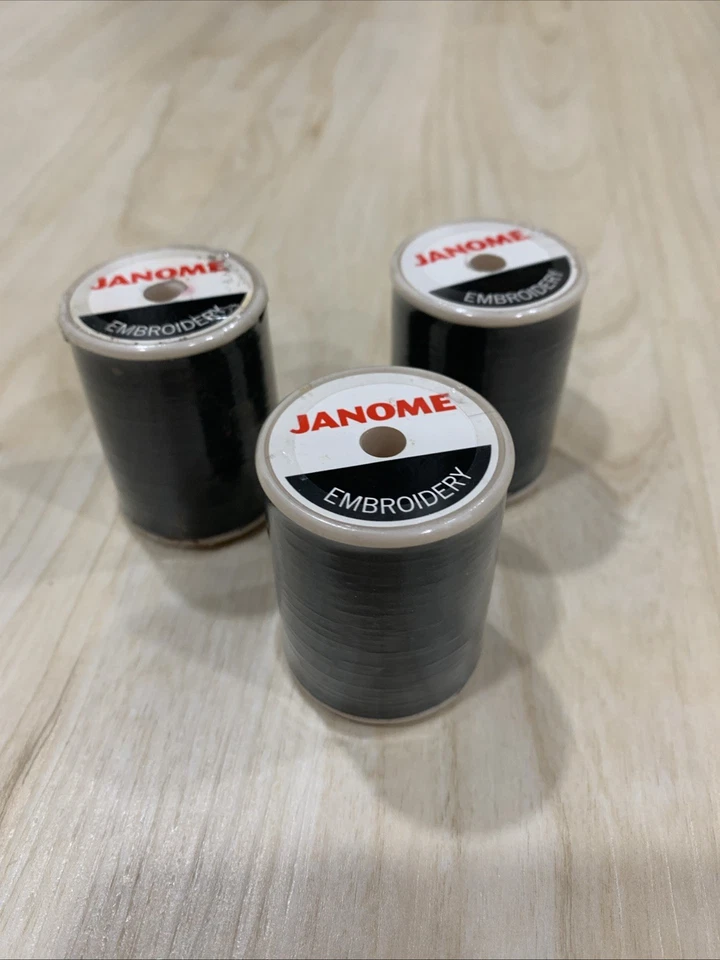 4 Spools JANOME Thread 800M, 3 Roll Back Color #501, 1 Roll White Color #301 - Image 3 of 4