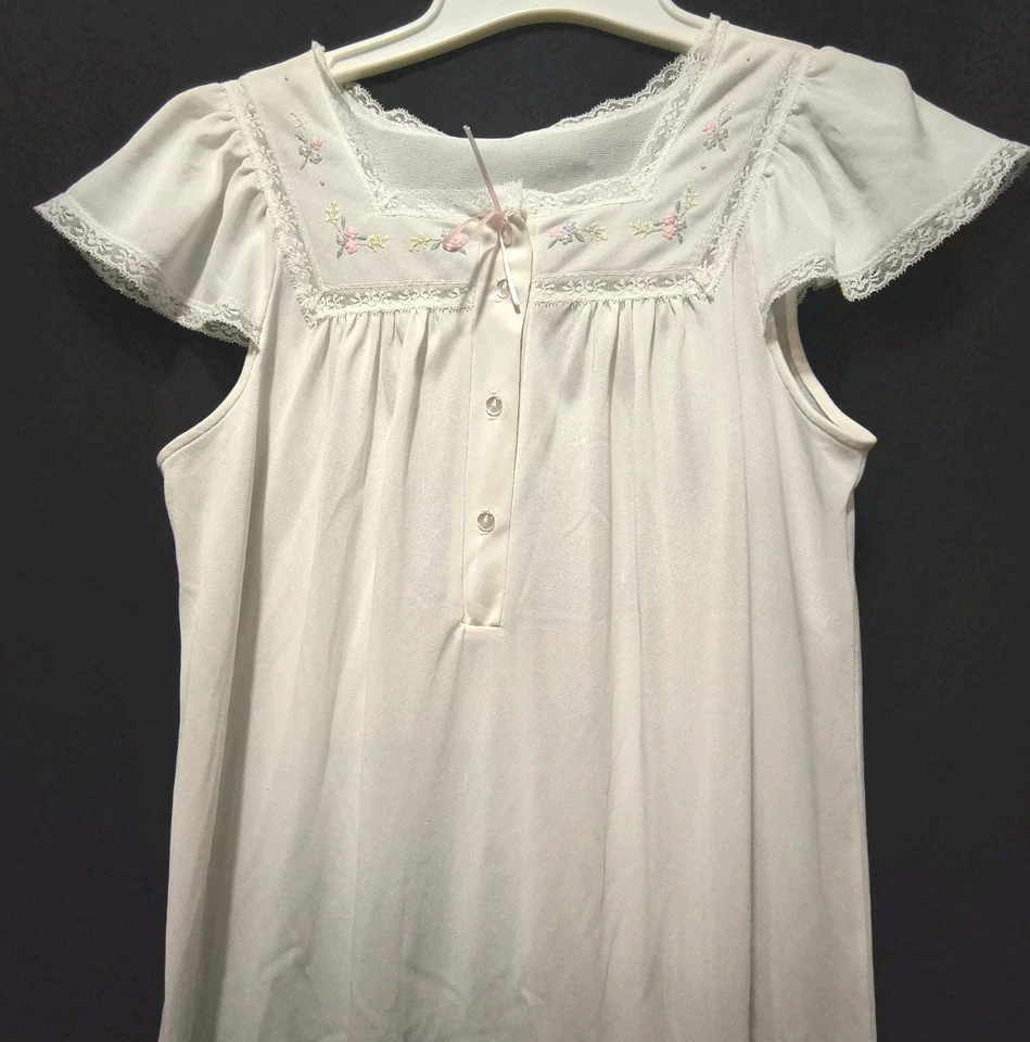 Винтажная белая ночная рубашка макси JC Penney нежный кружевной акцент цветочный нейлон средний размер - Изображение 2 из 4