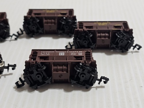 Lot Of 6 N scale Atlas Topeka Santa Fe And Union Pacific hopper car train Nice - Picture 11 of 12