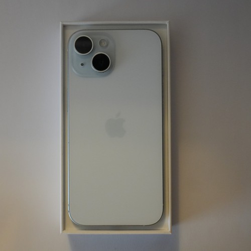 Apple iPhone 15 - 128 Go - Bleu (Désimlocké) (CA) avec 2 COQUES GRATUITES - Photo 5 sur 14