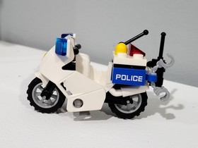 LEGO CITY: Police Station (60047) - COMPLETE with minifigures and Manuals