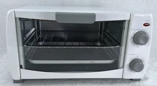 Walmart Toaster Oven- Toast Bake Broil Model MG10BFK-W 1000watt 120V Very Clean