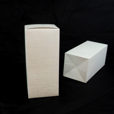 24675 Bomboniere Scatola in cartoncino colore panna 9x9x14cm (kit 24