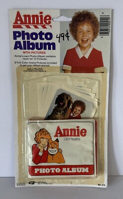 Little Orphan Annie Photo Album Holds 12 Pictures w 6 Full Color Annie Pictures