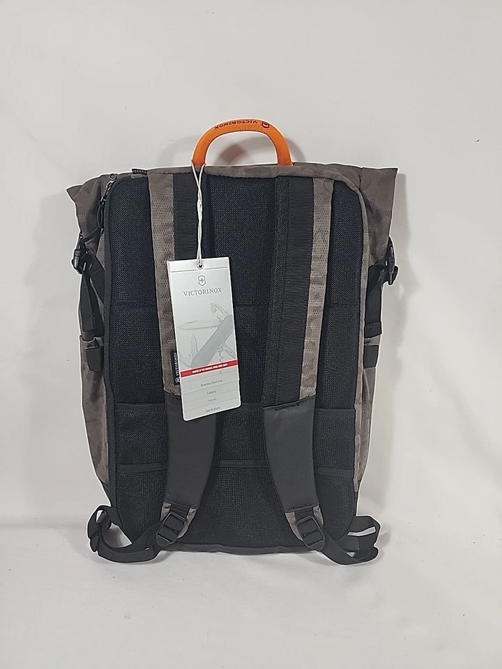 Mochila Swiss Victorinox ALTMONT clásica con tapa enrollable camuflaje oliva ENVÍO GRATUITO Foto 2 de 4