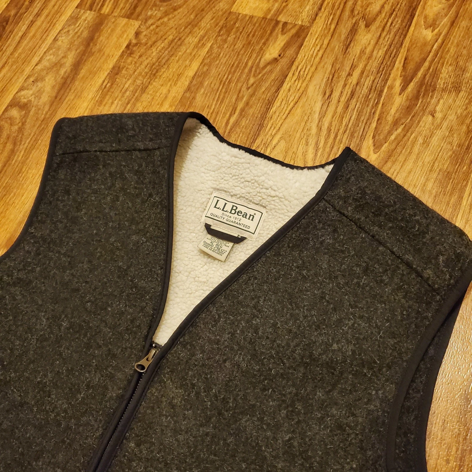 LL Bean Vest Men XL Gray Wool Blend Sherpa Lined Full Zip Outdoor
Opens in a new window or tab