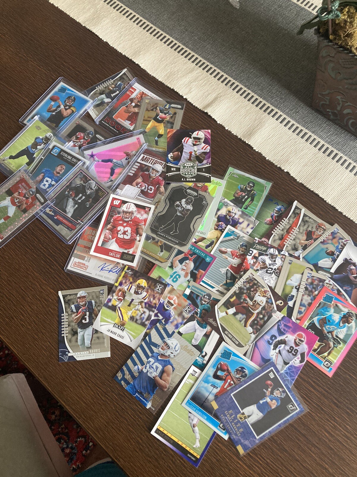 HUGE NFL lot! (~900 Cards) HOF, Stars Parallels Inserts #d Auto, RCs Pic RARE view 4