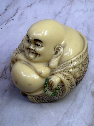 Sitting Buddha - Resin Figurine Hand Carved Netsuke Gatoshi - Picture 11 of 11