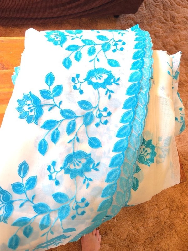 Set Vtg White~ Blue Flocked~ Floral Sheer  Cafe Curtains MCM 