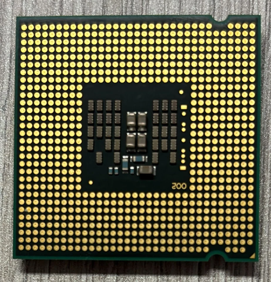 CPU Intel Core 2 Quad Q9400 SLB6B 2,66GHz/6M/1333/05A Socket 775 - Immagine 2 di 3