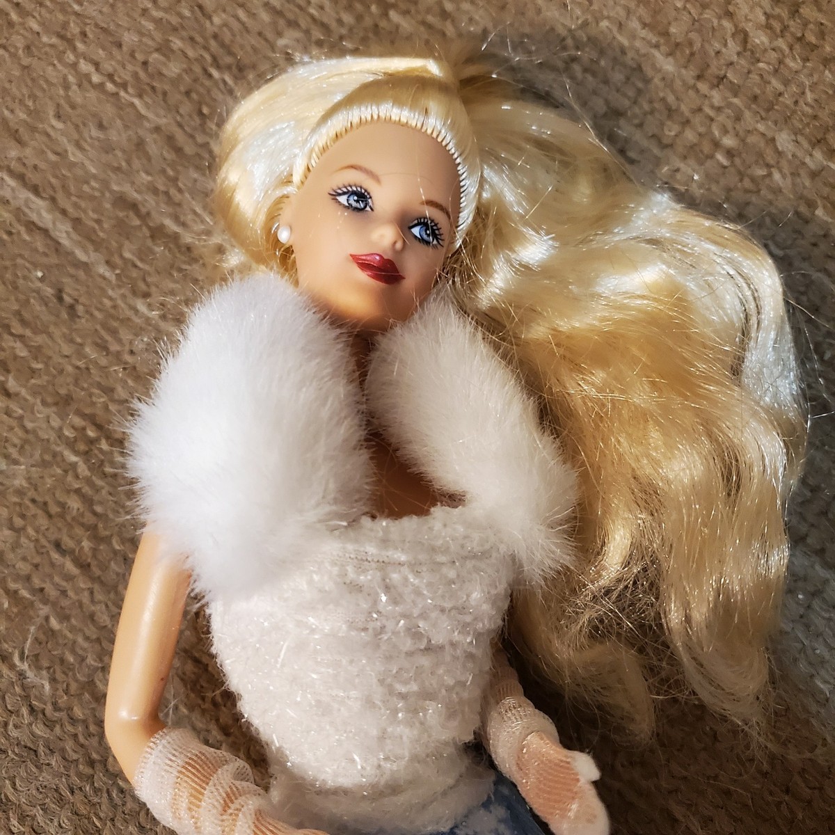 Winter 0 Barbie in Montreal Doll Seasons City Mattel Snow