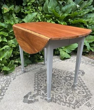 38” Round Drexel  Hepplewhite Drop Side Dining Table